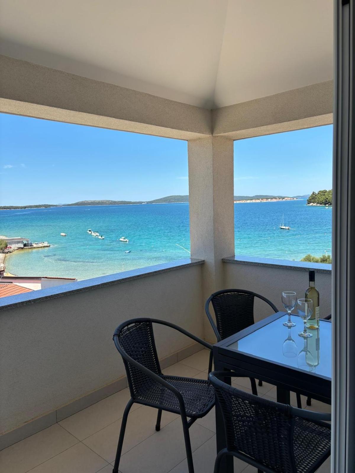 Sea View Apartments ז'אבוריץ' מראה חיצוני תמונה